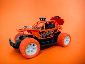 THE FLYER'S BAY Remote Control Monster Truck Off-Road Speed Jeep Truck Hummer Car with Water Mist Smoke Effect Smoke Rock Crawler Climbing Car - Orange - Image 2